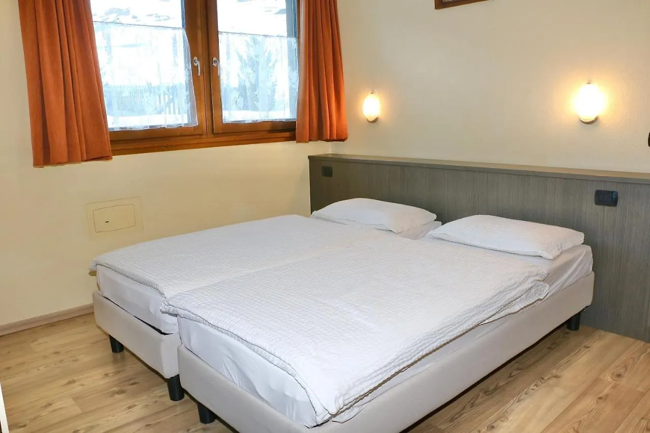 Casa Peri Apartment Livigno 0*,